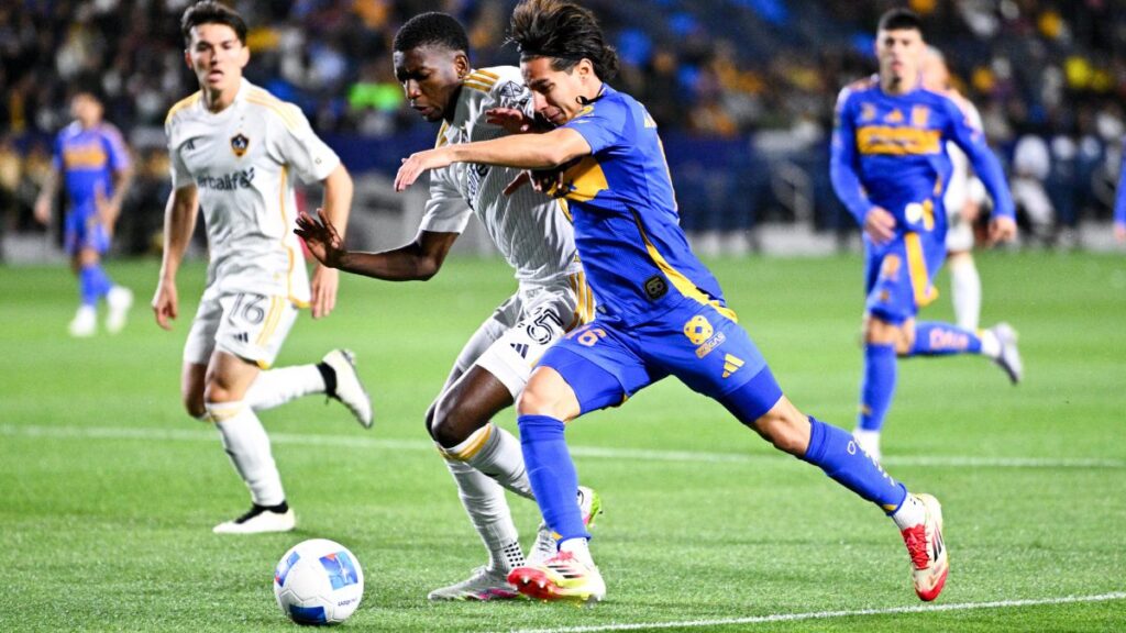 Tigres ante el Galaxy en California
