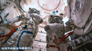 ¿Cuánto duran realmente los trajes espaciales? China tiene la respuesta
