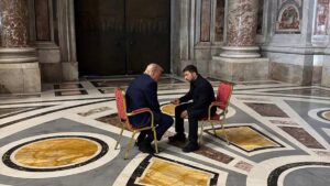 Volodimir Zelenski y Donald Trump se reúnen en Roma