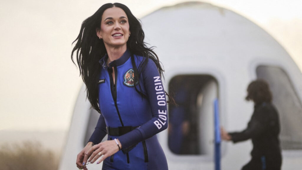 Katy Perry llevó "What a wonderful world" al espacio