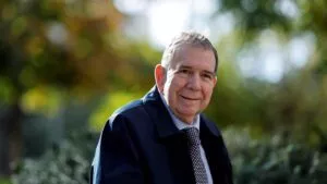 Hospitalizan a Edmundo González en Madrid; no acudirá a evento con Machado