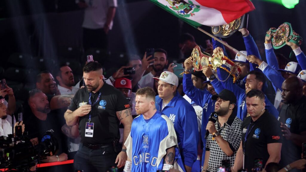 memes por pelea del Canelo