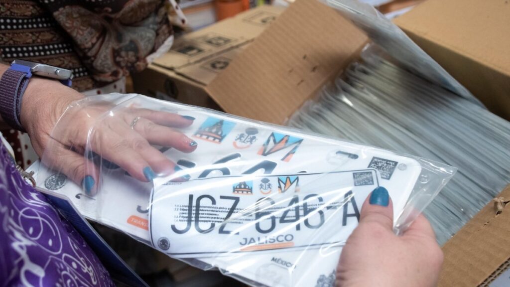 Canje de placas en Jalisco: autos que deben hacer el trámite antes de que acabe mayo