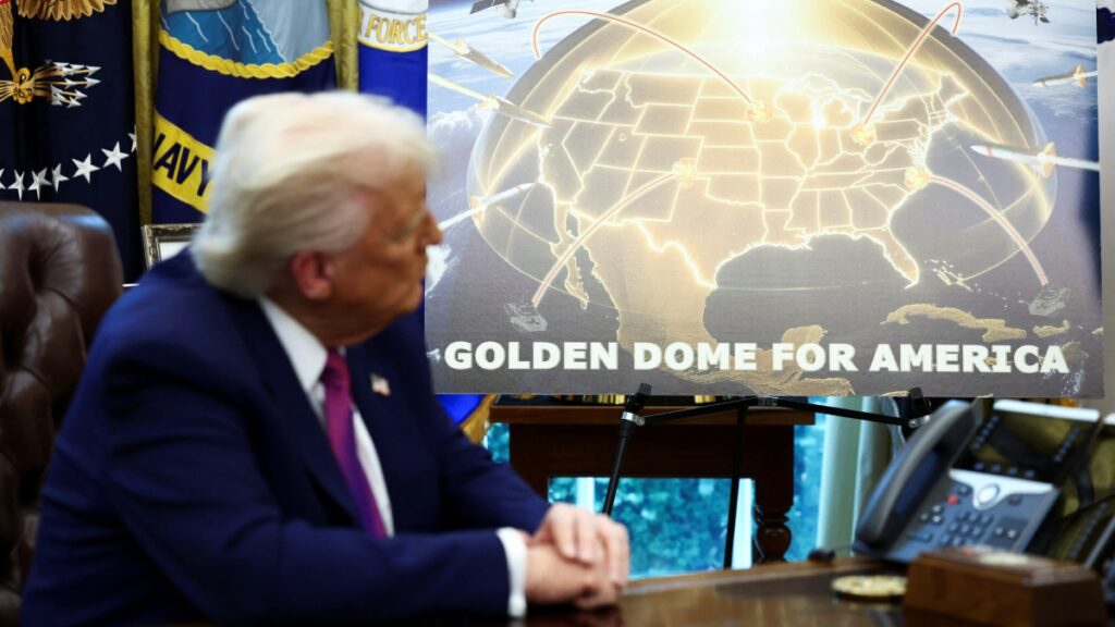 Corea del Norte y Rusia acusan a Trump de querer militarizar el espacio con su "Cúpula Dorada"