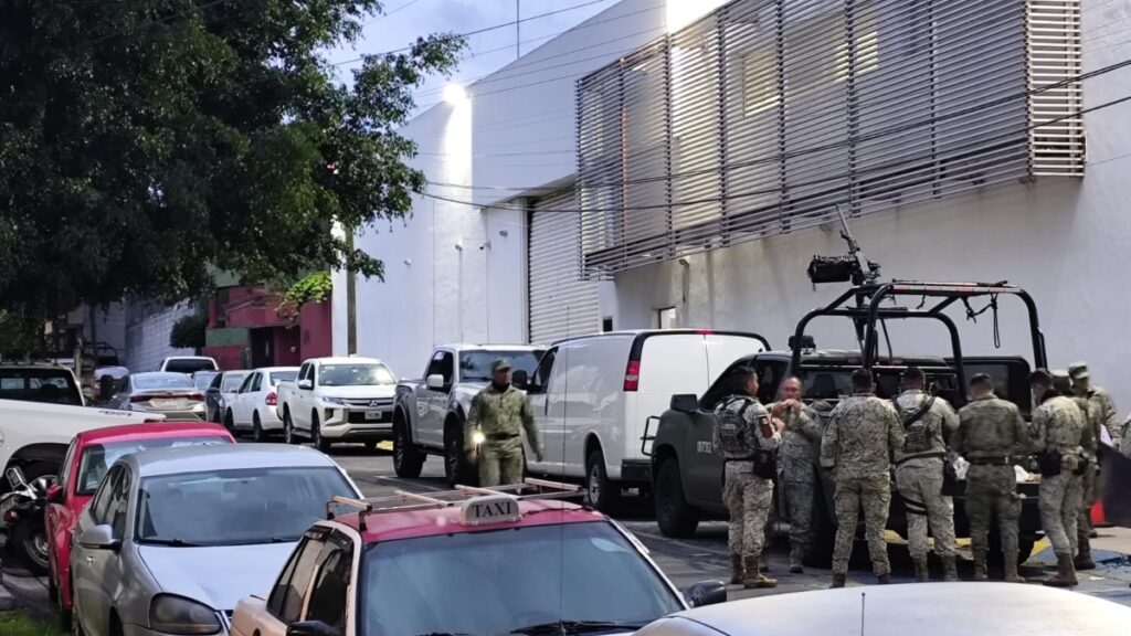 Detienen a 17 personas en Michoacán, tras muerte de soldados por mina