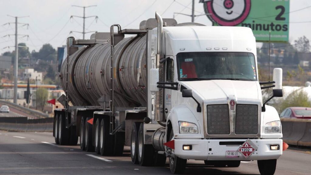 Decomisan diésel ilegal en México. Cuartoscuro