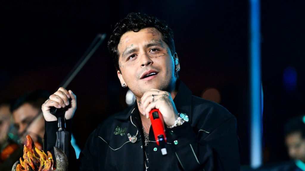 doble Christian Nodal