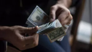 Tipo de cambio hoy 2 de diciembre: dólar cotiza en 18.27 pesos