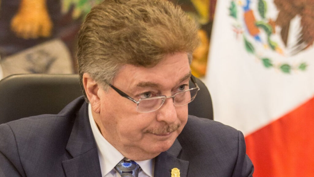 Revelan video de agresión a exgobernador Kiko Vega en calles de Tijuana