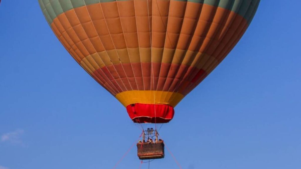 Se incendia globo aerostático en Zacatecas.