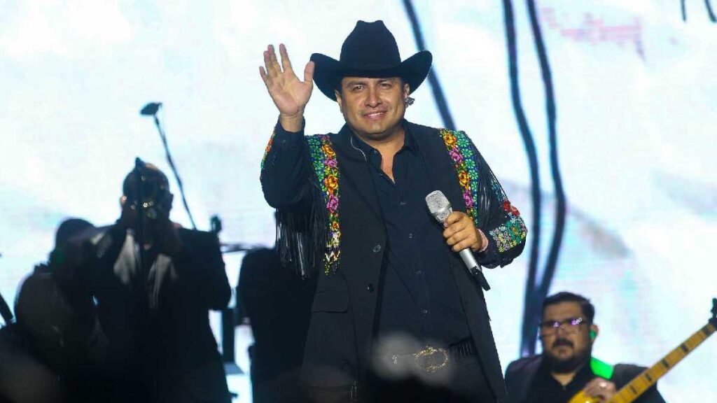 Cancelan visa a Julión Álvarez en Estados Unidos