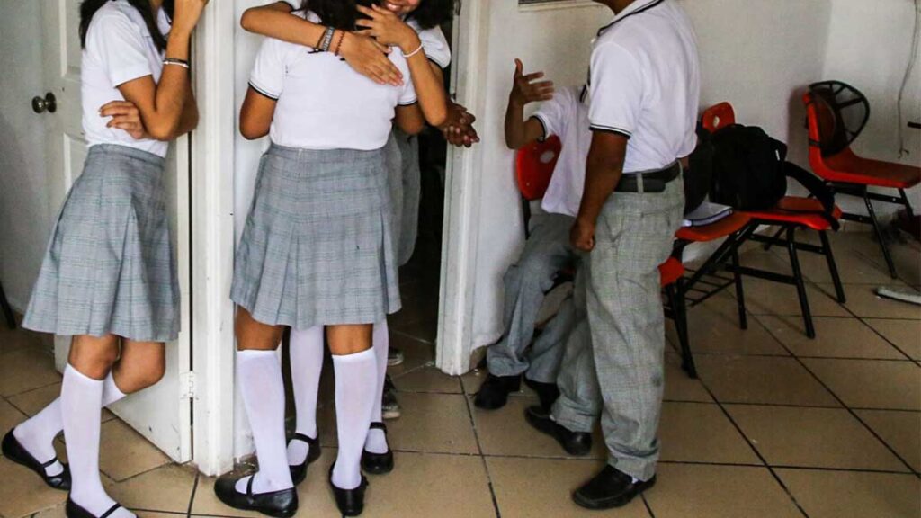 La cámara se encontraba en el baño de la escuela.