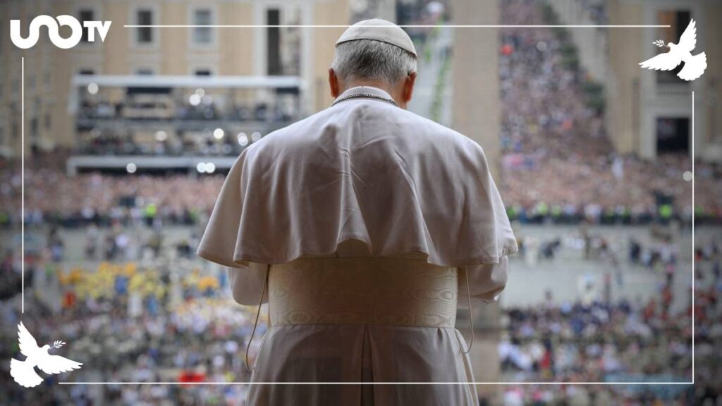 El Papa León XIV durante la oración Regina Coeli en la Plaza de San Pedro.