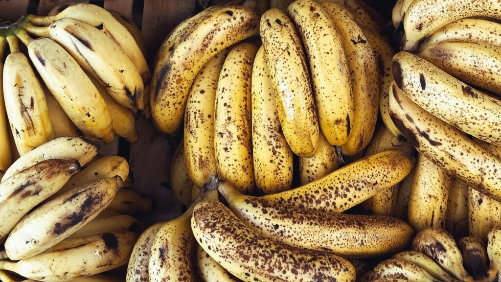 Cómo hacer pan de plátano con plátanos maduros: receta fácil