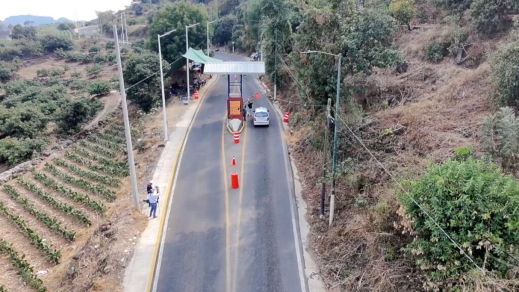 Pobladores de Tlalnepantla, Morelos, instalan retenes para impedir paso a ladrones y extorsionadores