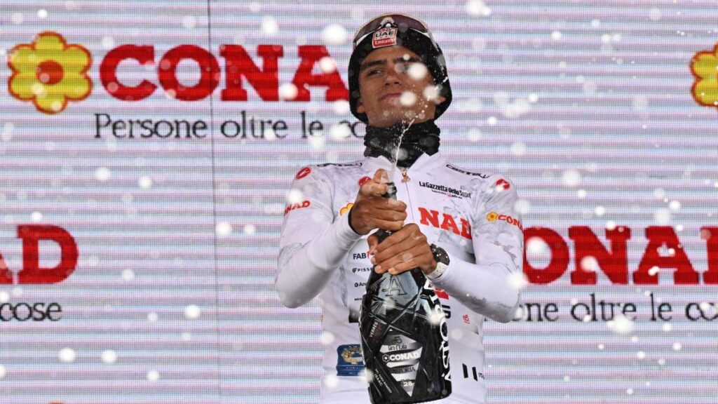 Felicidad y autocrítica: Estas fueron las primeras palabras de Isaac del Toro tras la Etapa 20