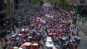 Marchas en México: protegidas por la ley, pero sujetas a sanciones si interrumpen vías federales