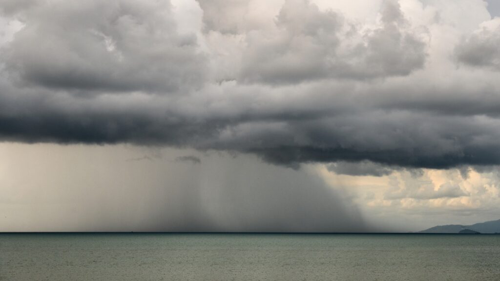 Se va Alvin, pero vigilan posible baja presión; ¿dónde y cuándo podría formarse?