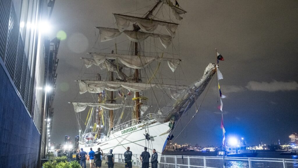 El seguro responderá por el Buque Escuela Cuauhtémoc. AFP