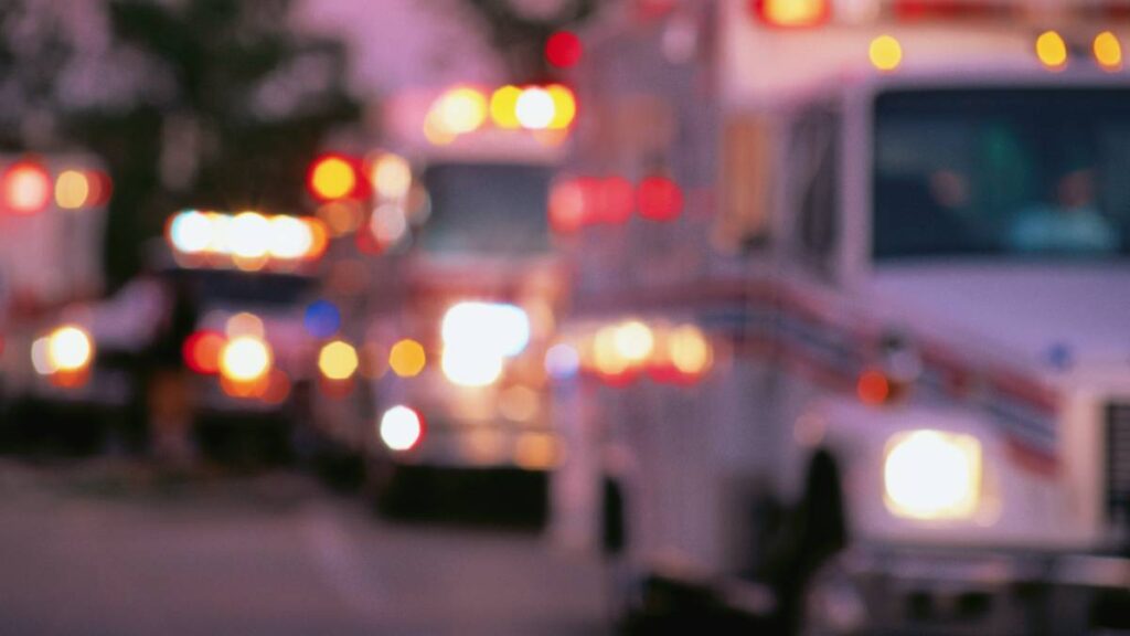 Hombre quedó bajo la locomotora del tren en Toluca.