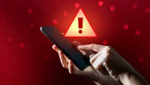 ¡Secuestran tu celular! Apps montadeudas se expanden por México; advierten sobre peligro de desbloquearlo