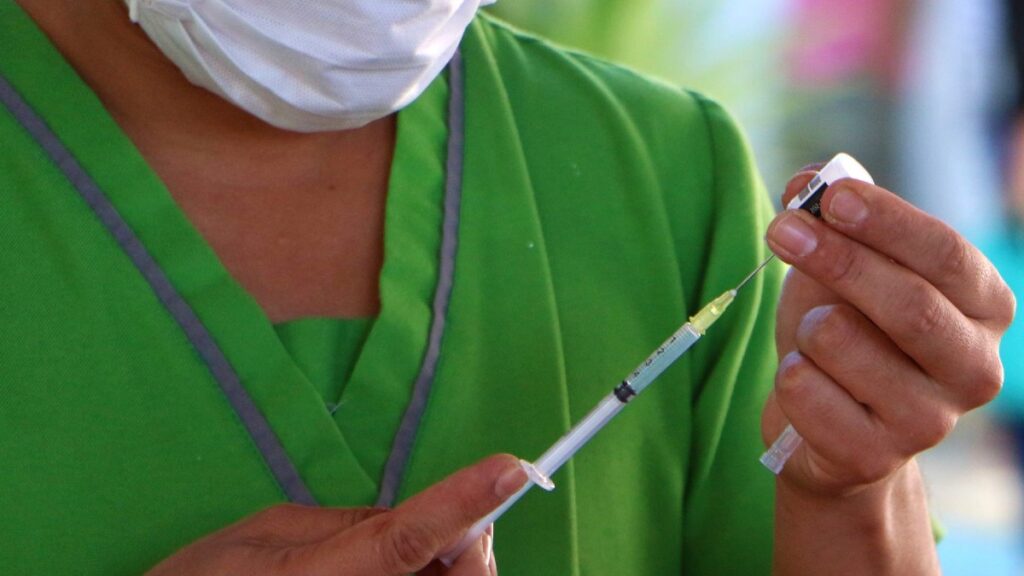 La UNAM recuerda la importancia de la vacunación y llama a reforzar medidas preventivas contra el sarampión.