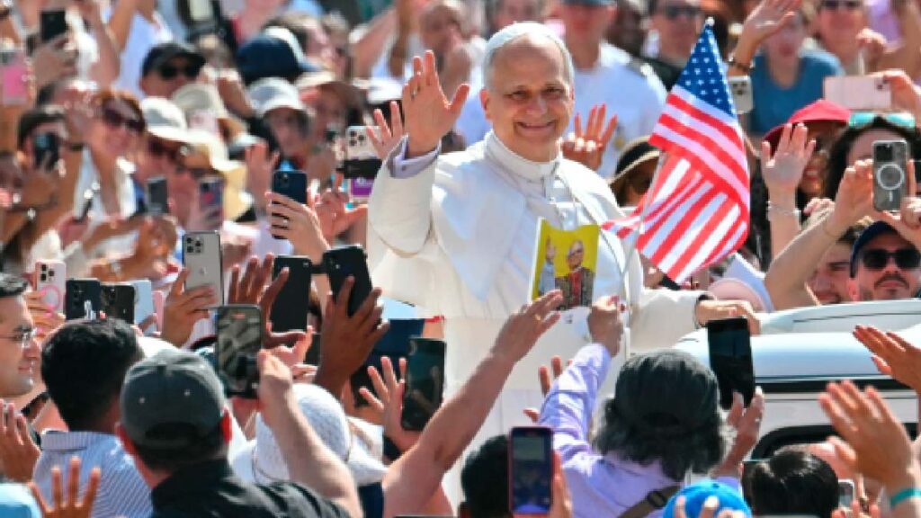 Alberto Barranco Papa Leon
