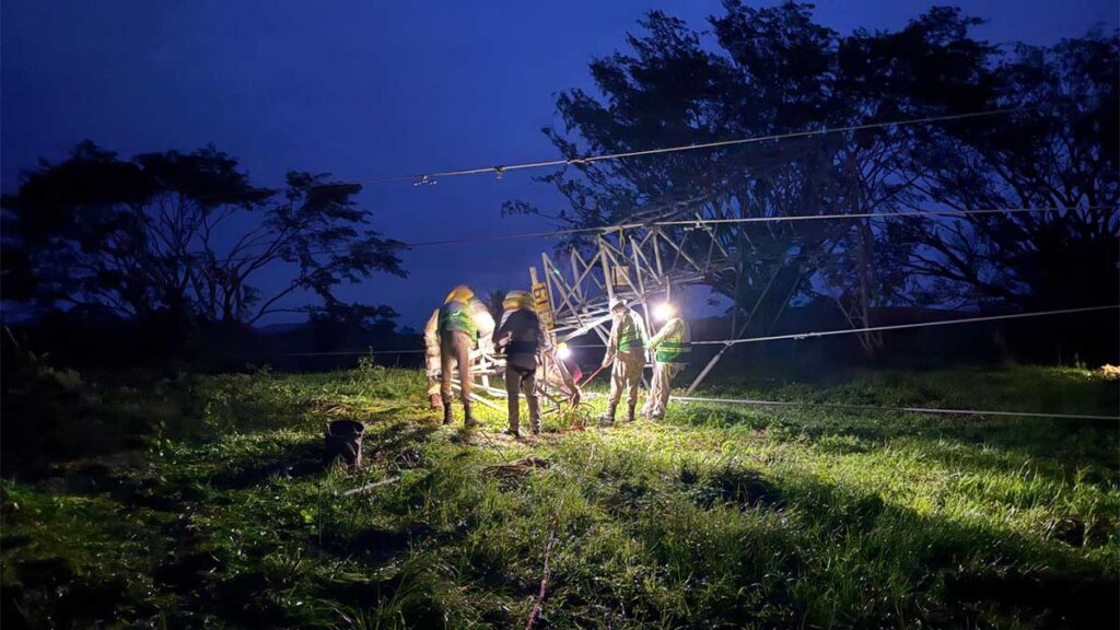 Se trabaja en los estados afectados apra restablecer el servicio.