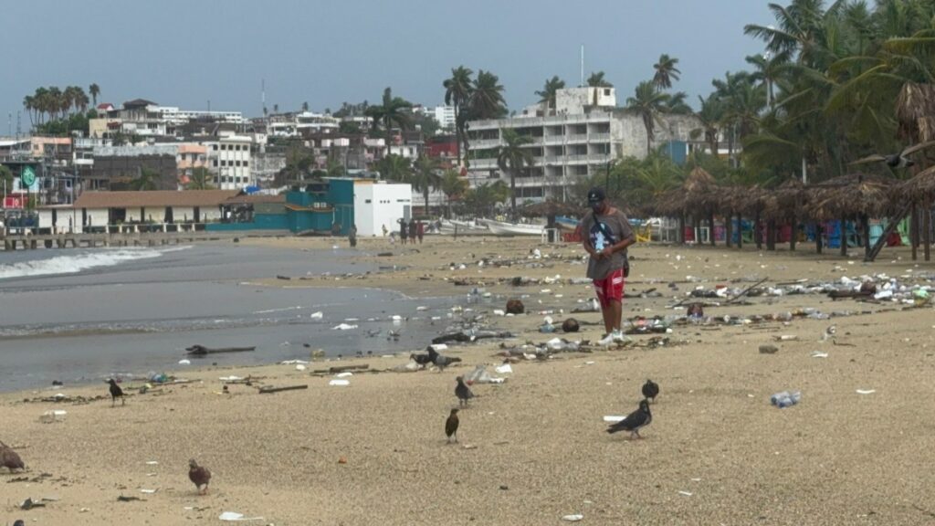 Desembocan Aguas Negras De Acapulco