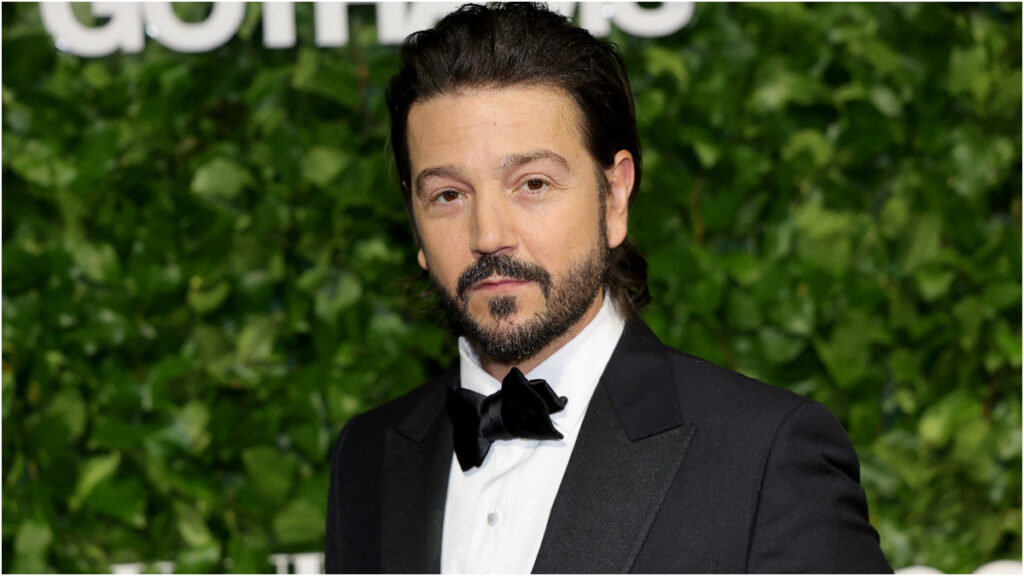 Diego Luna da poderoso mensaje a favor de los migrantes en programa de Jimmy Kimmel