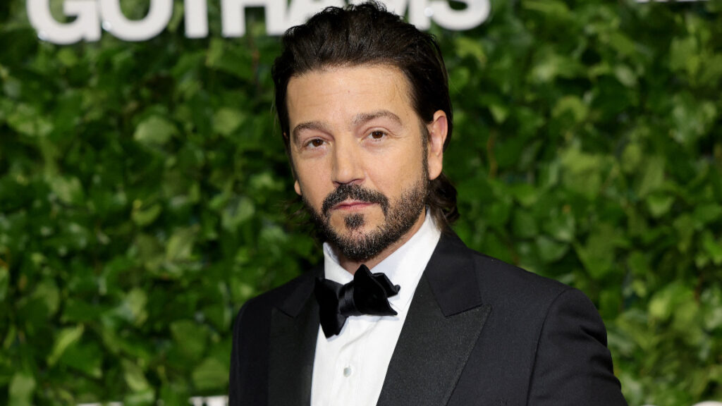 Diego Luna aparece en portada de "The Hollywood Reporter" y denuncia estereotipos en Hollywood