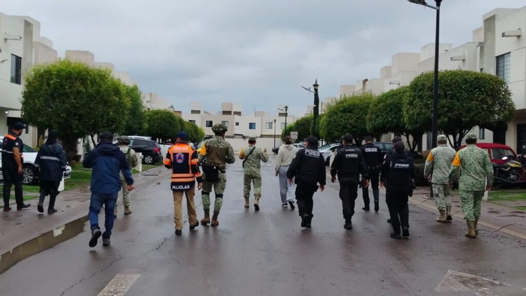 El Marqués, inundado: imágenes de fraccionamientos bajo el agua tras desborde de presa en El Carmen