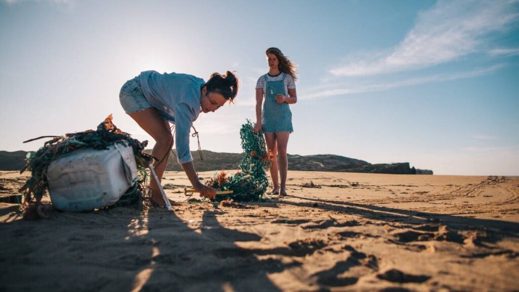 Limpieza de playas y costas en México; presentan este plan nacional para eliminar residuos plásticos