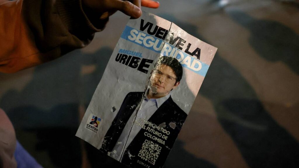 Atentan contra senador colombiano Miguel Uribe; recibe disparo y está en estado crítico