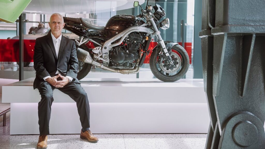 Un exespía analiza en que acierta y en qué se equivoca Tom Cruise en "Misión imposible"