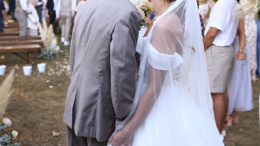 La novia falleció, así como uno de los atacantes.