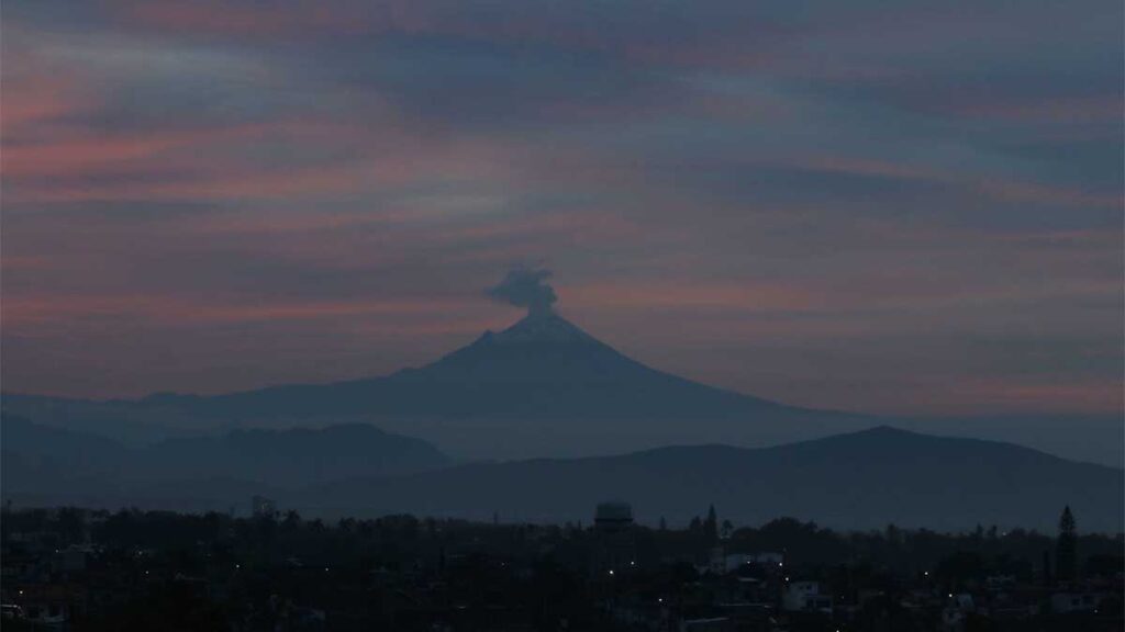 Una vez más se presenta un fenómeno cerca del Popocatépetl.