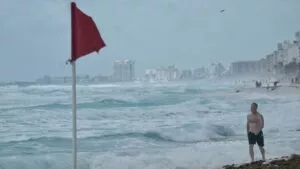 Temporada de ciclones prende alertas en Guerrero