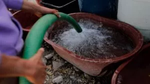 Reducción de agua en colonias de Azcapotzalco e Iztapalapa; ve cómo pedir una pipa