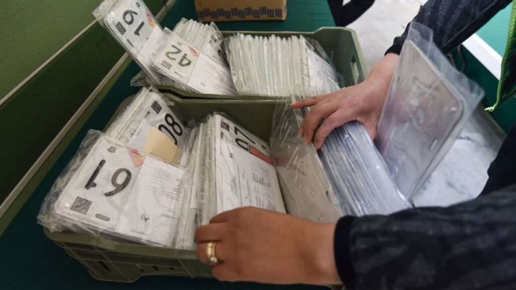 Si no haces el reemplacamiento en Edomex pagas una multa.