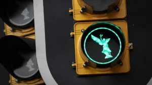 ¿Qué hacer si el semáforo en verde parpadea? Esta es la señal que muchos ignoran