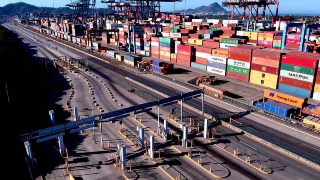 Tras manifestación, 50 trabajadores de la Aduana de Manzanillo denuncian estar en el limbo laboral