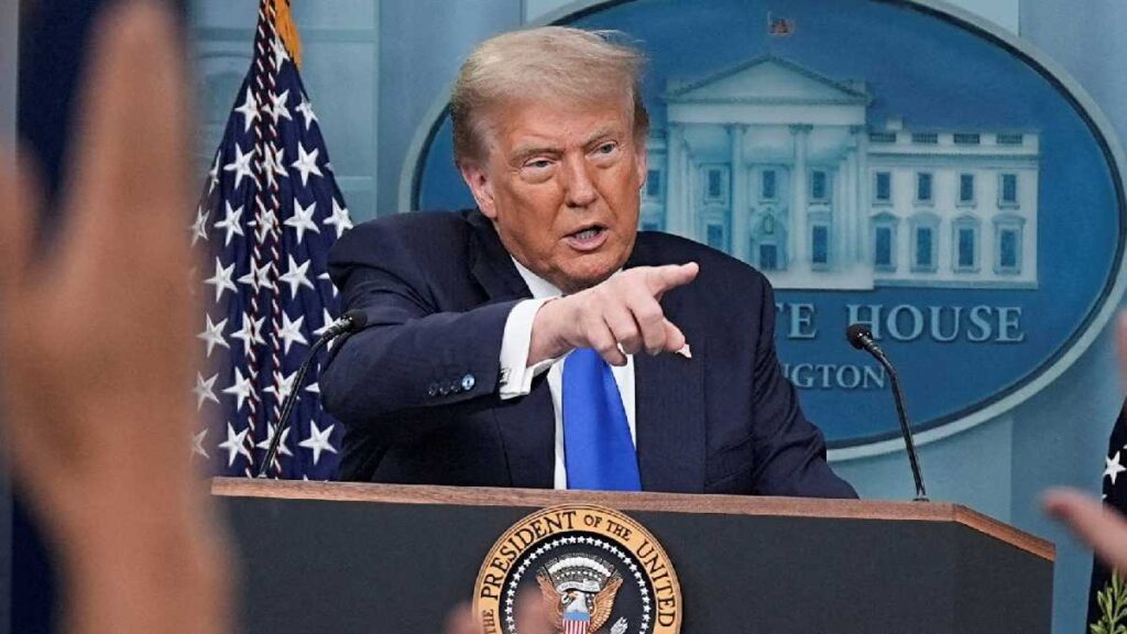 Trump insiste en que EE.UU. destruyó las instalaciones nucleares de Irán, pero NBC señala que dos podrían volver a operar