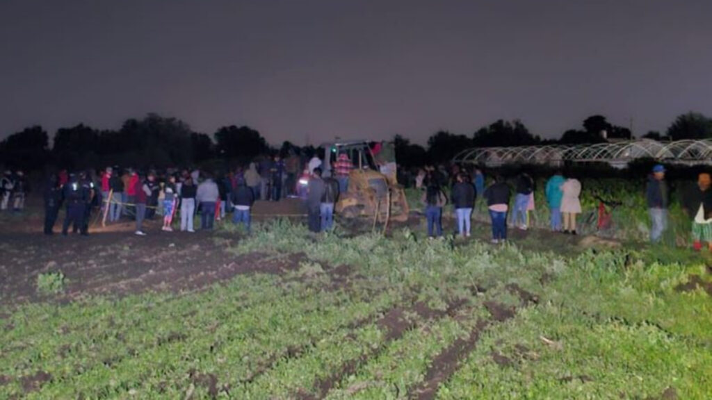 Fallecen 6 personas al colapsar huachitúnel en Otumba