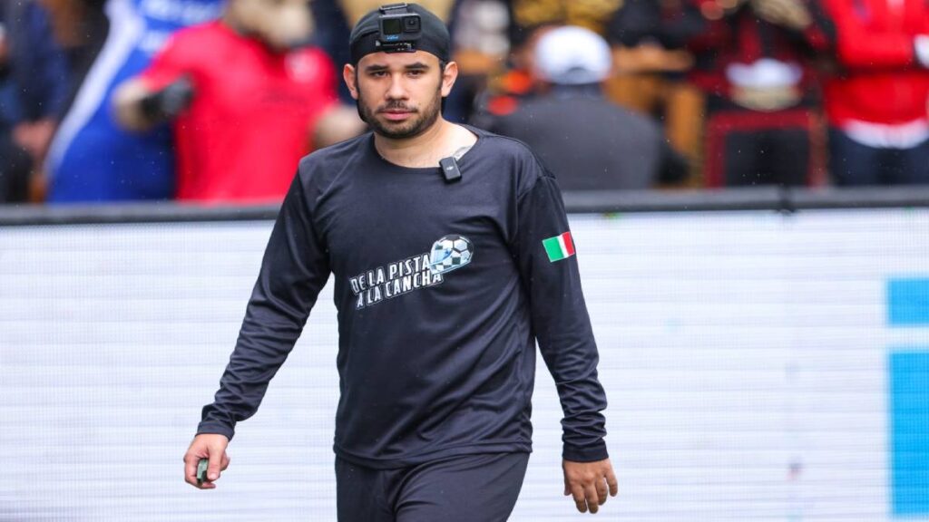 “Qué culpa tenemos”: Werevertumorro sufre discriminación en aeropuerto de Miami; así expone su caso