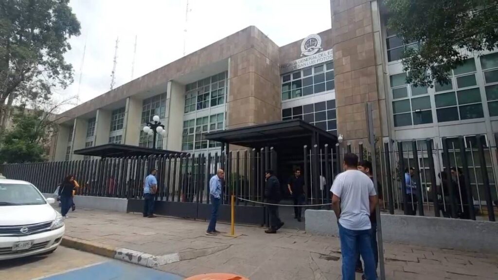 Activistas piden la localización del estadounidense Paul Brown.