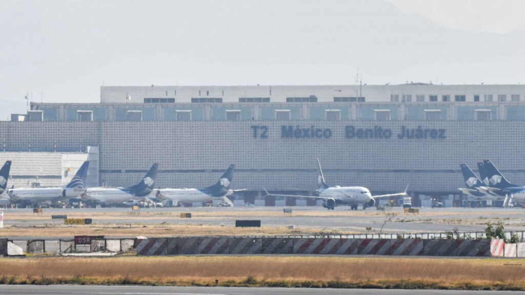 Tras incidente entre 2 aviones, Sheinbaum asegura que seguridad en AICM