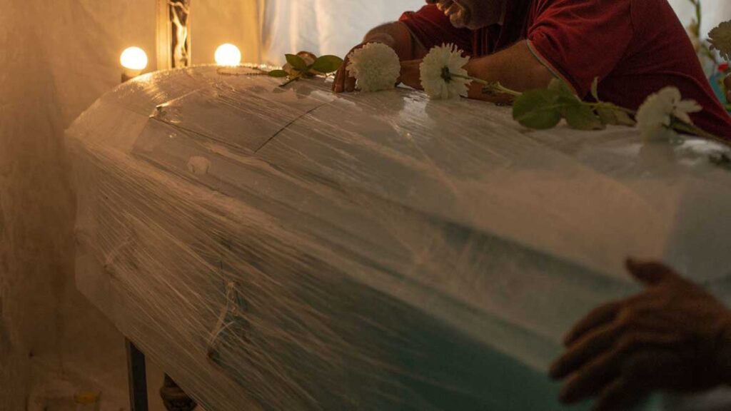 El bebé falleció por ingerir ácido de manera accidental. Foto: