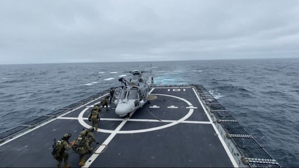 Cae Bailarina Al Mar En Despedida De Barco En Acapulco