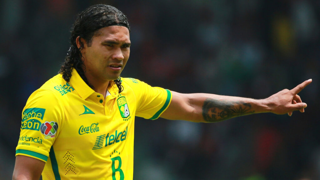 Carlos "Gullit" Peña fue detenido en León por manejar en estado de ebriedad